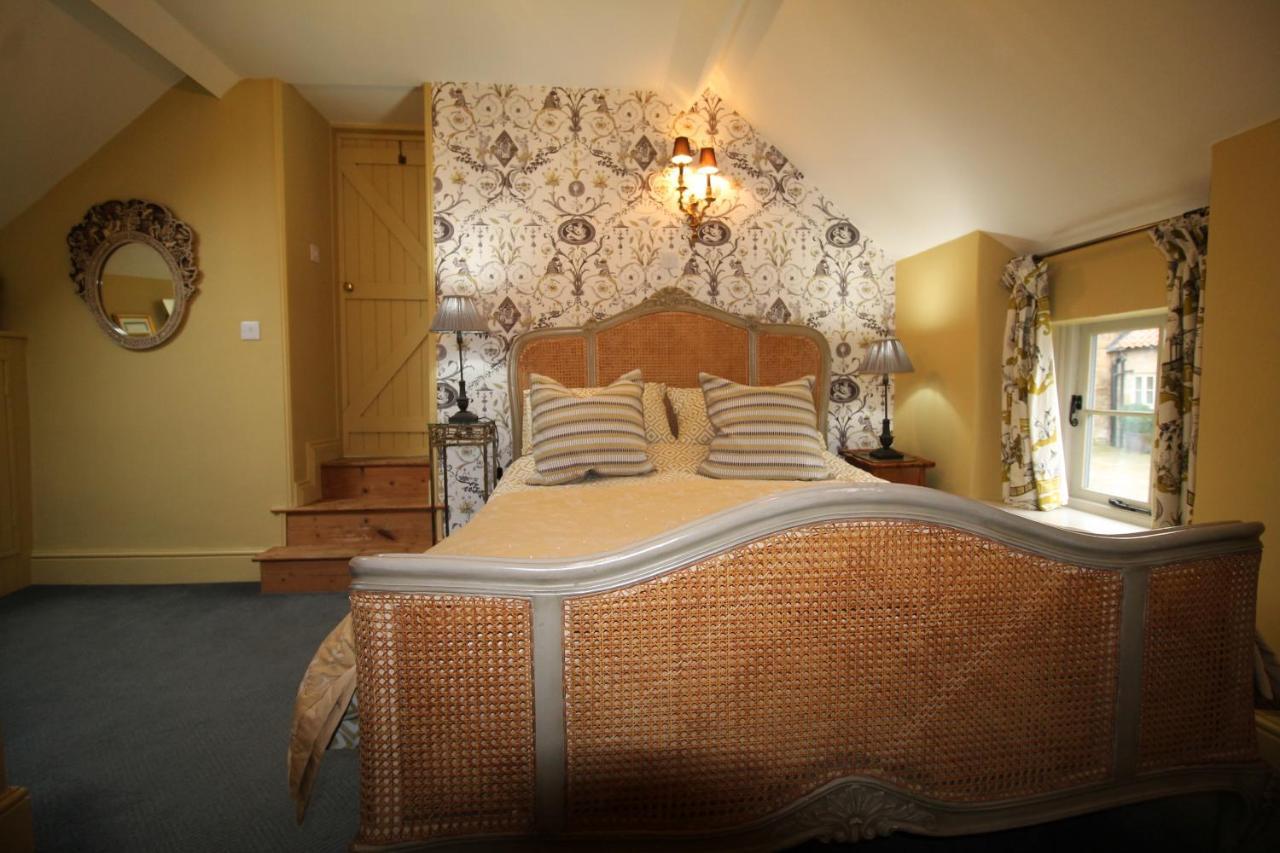 Вилла The Coach House Уитби Экстерьер фото